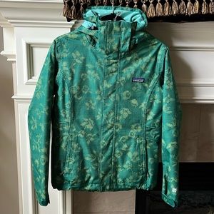 New Women’s Skiing/Snowboarding Jacket